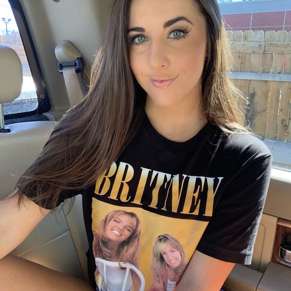 Meet your posher! Brittany⚡️ - Picture 6 of 6